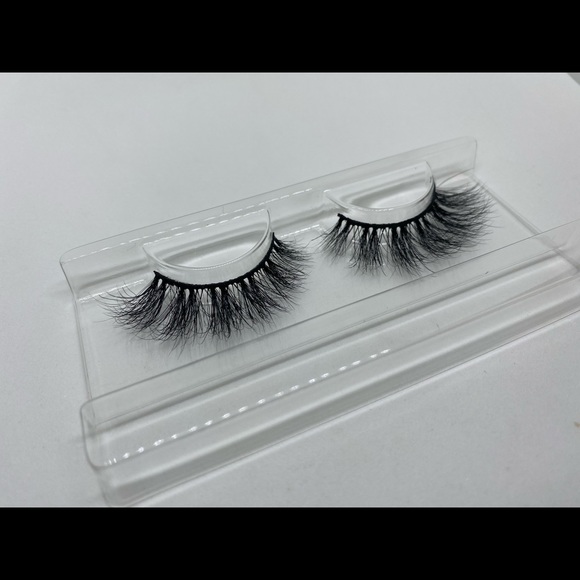 JHaley Beauty LLC Luxury Mink Lashes - Picture 7 of 10